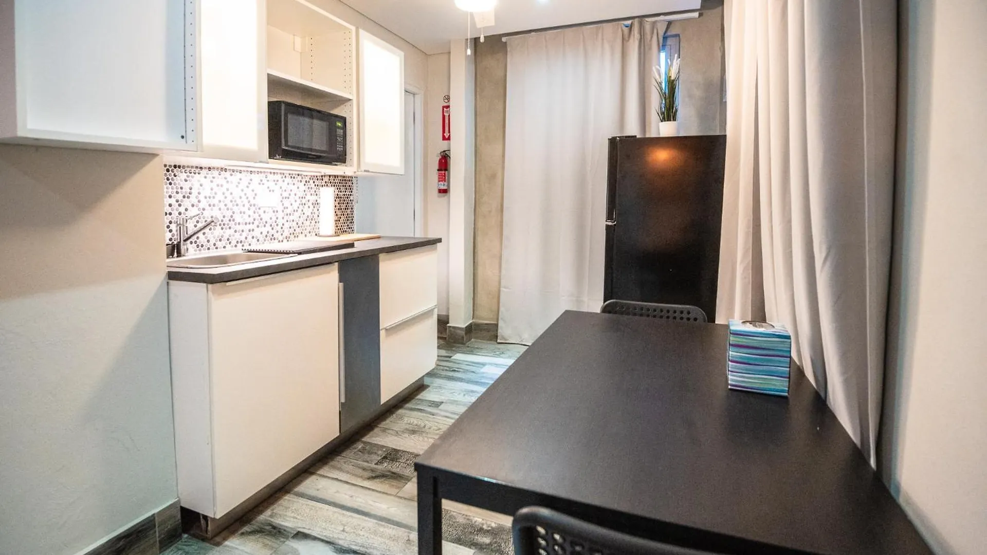 Tapia Haus 103 - Beach Vibes Within Walking Distance San Juan Hotel