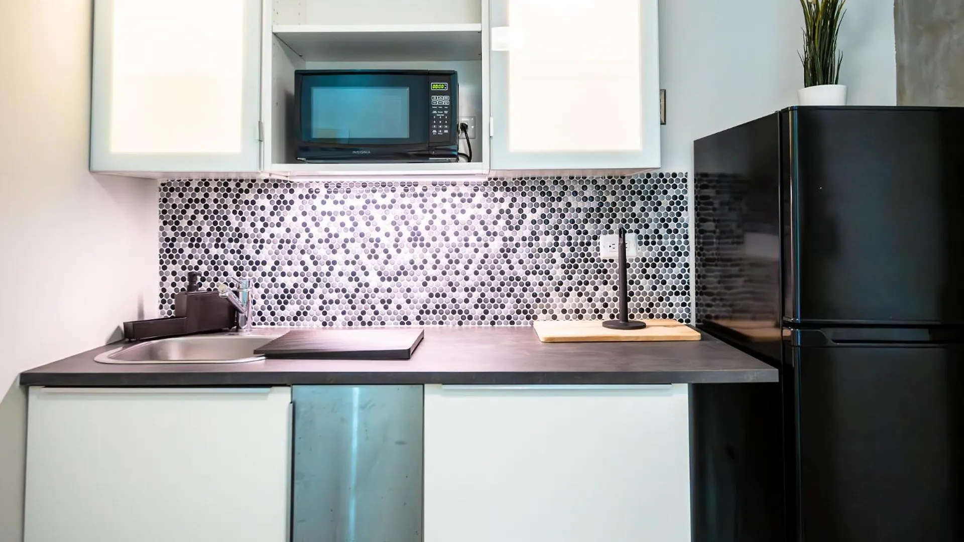 Tapia Haus 103 - Beach Vibes Within Walking Distance San Juan Hotel